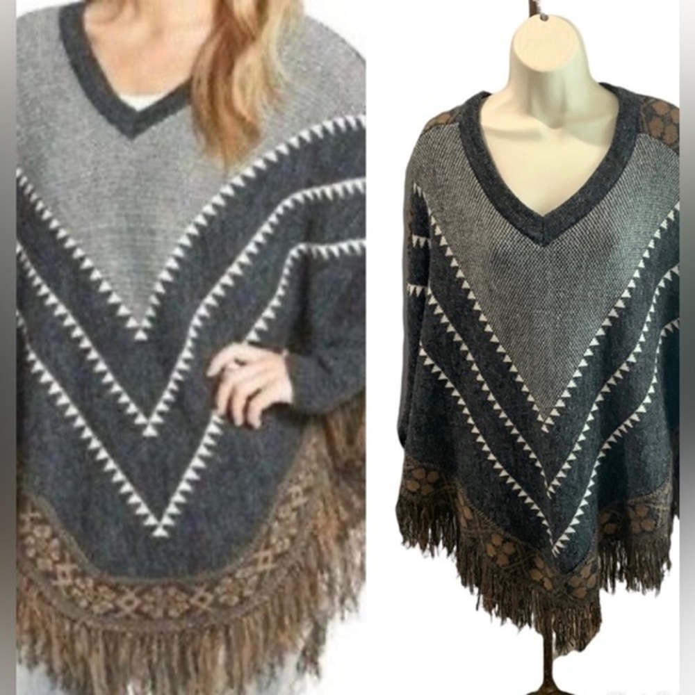 Love by Design Poncho Fringe Size XS/S Boho women gray and‎ brown